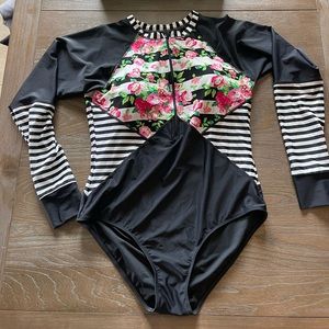 Women’s XXL One Piece Swim Suit/Rash Guard
